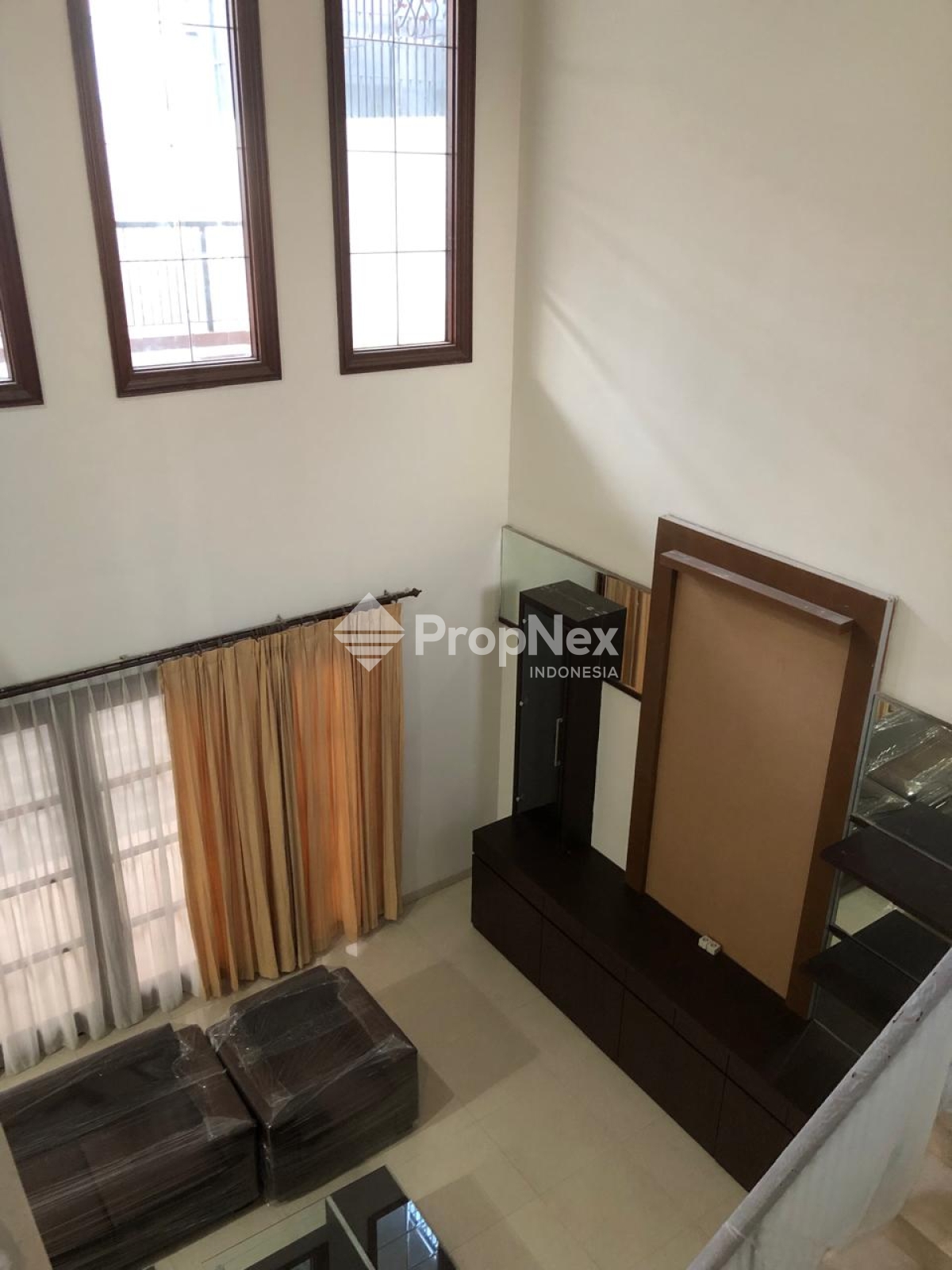 GRAHA FAMILY,  Rumah Semi Furnish Sudah Renovasi — foto 6
